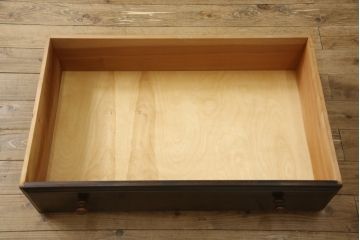 中古　松本民芸家具　深みのある色合いと直線的なフォルムが美しい、#501型洋服タンス(定価約40万円)(ワードローブ、衣装箪笥、収納棚)(R-057890)