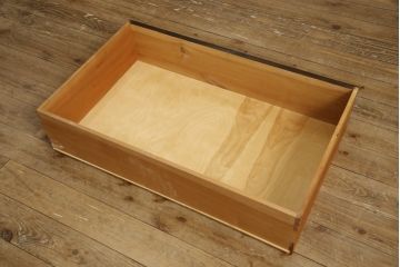 中古　松本民芸家具　深みのある色合いと直線的なフォルムが美しい、#501型洋服タンス(定価約40万円)(ワードローブ、衣装箪笥、収納棚)(R-057890)