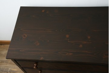 中古　美品　松本民芸家具　当店リメイク　シックな佇まいが魅力!落ち着きのある空間づくりにおすすめのローチェスト　(R-057893)