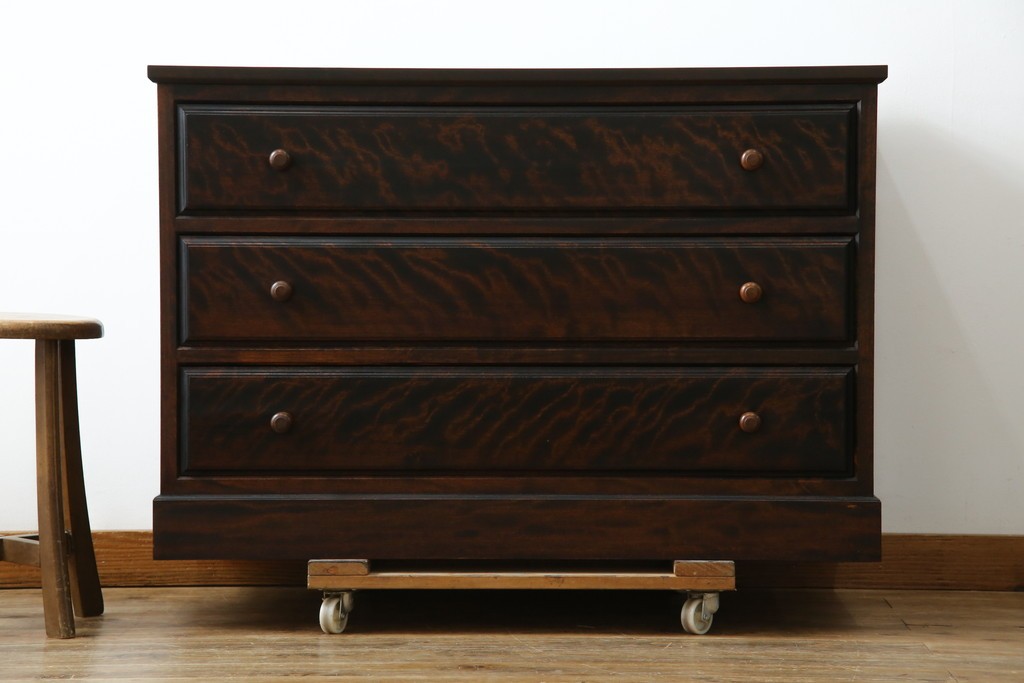 中古　美品　松本民芸家具　当店リメイク　シックな佇まいが魅力!落ち着きのある空間づくりにおすすめのローチェスト　(R-057893)