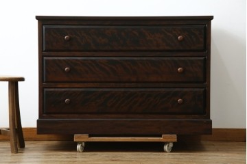 中古　美品　松本民芸家具　当店リメイク　シックな佇まいが魅力!落ち着きのある空間づくりにおすすめのローチェスト　(R-057893)