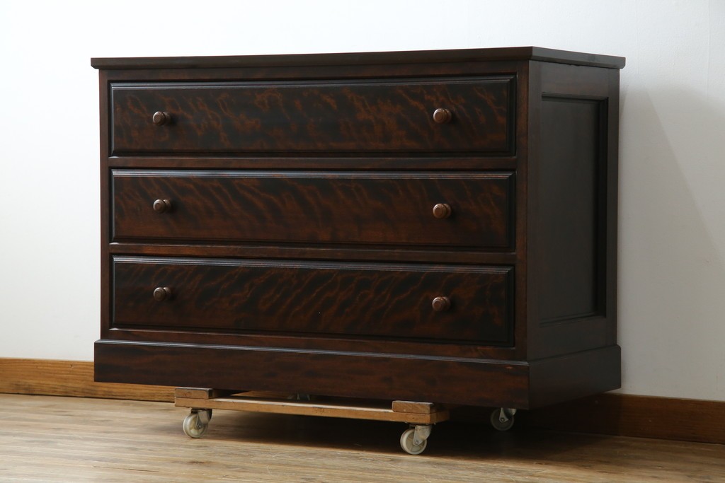 中古　美品　松本民芸家具　当店リメイク　シックな佇まいが魅力!落ち着きのある空間づくりにおすすめのローチェスト　(R-057893)