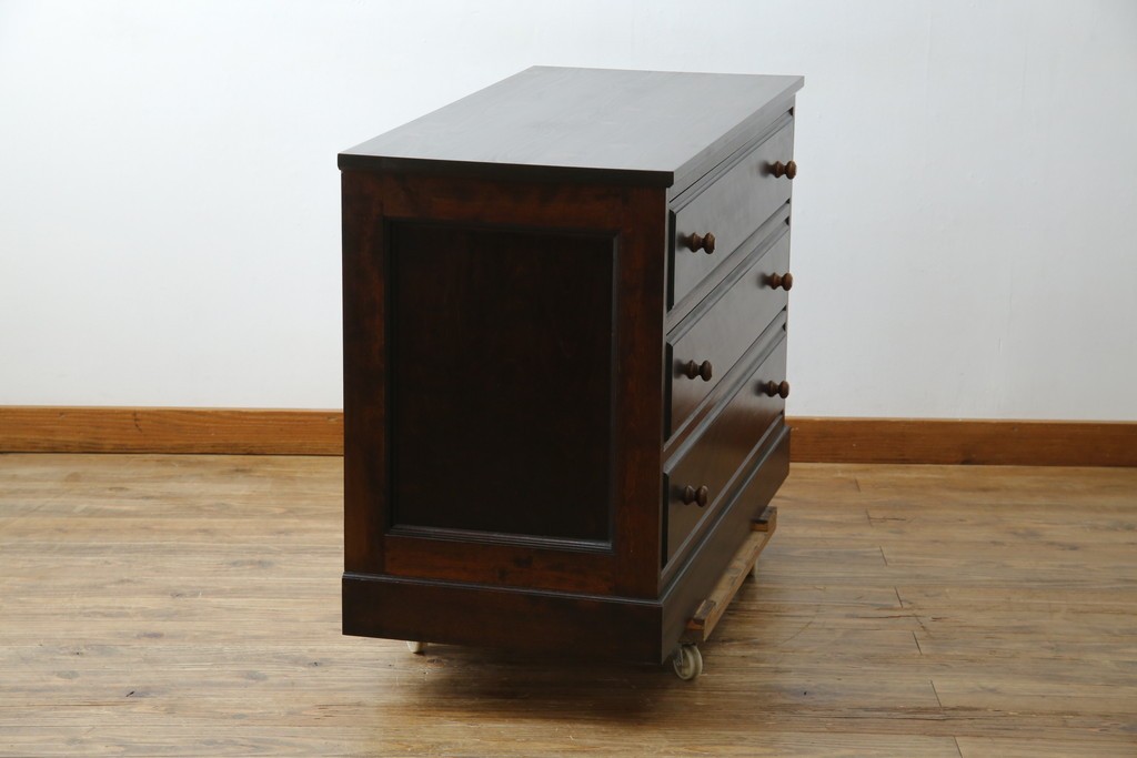 中古　美品　松本民芸家具　当店リメイク　シックな佇まいが魅力!落ち着きのある空間づくりにおすすめのローチェスト　(R-057893)