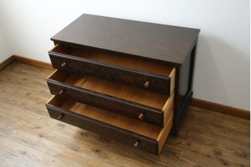 中古　美品　松本民芸家具　当店リメイク　シックな佇まいが魅力!落ち着きのある空間づくりにおすすめのローチェスト　(R-057893)