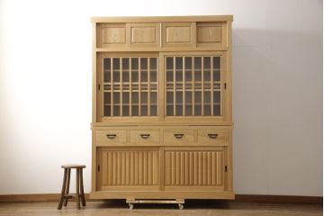 中古　極美品　タモ材　上質な和の空間づくりにおすすめ! 品を感じる重ね水屋箪笥(収納棚、キャビネット、食器棚、戸棚)(R-057894)