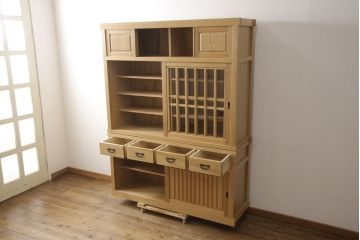 中古　極美品　タモ材　上質な和の空間づくりにおすすめ! 品を感じる重ね水屋箪笥(収納棚、キャビネット、食器棚、戸棚)(R-057894)