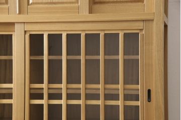 中古　極美品　タモ材　上質な和の空間づくりにおすすめ! 品を感じる水屋箪笥サイドボード(収納棚、キャビネット、食器棚、戸棚)(R-057895)