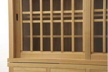 中古　極美品　タモ材　上質な和の空間づくりにおすすめ! 品を感じる水屋箪笥サイドボード(収納棚、キャビネット、食器棚、戸棚)(R-057895)
