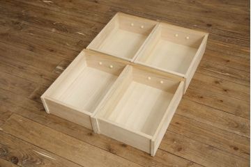 中古　極美品　タモ材　上質な和の空間づくりにおすすめ! 品を感じる水屋箪笥サイドボード(収納棚、キャビネット、食器棚、戸棚)(R-057896)