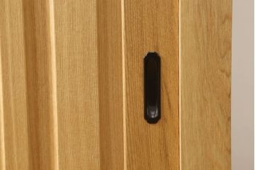 中古　極美品　タモ材　上質な和の空間づくりにおすすめ! 品を感じる水屋箪笥サイドボード(収納棚、キャビネット、食器棚、戸棚)(R-057896)