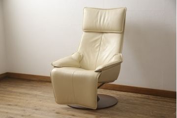 中古　本革　ノルウェー　Hjellegjerde(イエリアーダ社)　優雅なくつろぎの時間におすすめのリクライニングチェア(椅子、アームチェア、1人掛けソファ)(R-057899)