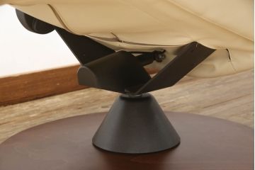 中古　本革　ノルウェー　Hjellegjerde(イエリアーダ社)　優雅なくつろぎの時間におすすめのリクライニングチェア(椅子、アームチェア、1人掛けソファ)(R-057899)