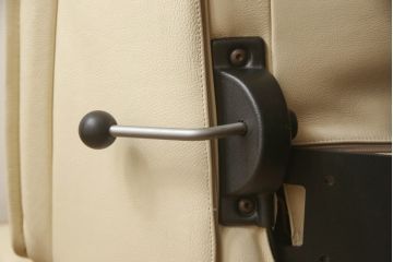 中古　本革　ノルウェー　Hjellegjerde(イエリアーダ社)　優雅なくつろぎの時間におすすめのリクライニングチェア(椅子、アームチェア、1人掛けソファ)(R-057899)