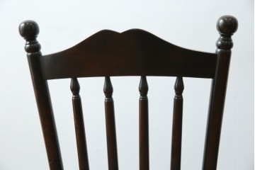 中古　北海道民芸家具　クラシカルな雰囲気を醸し出すダイニングチェア2脚セット　(R-057902)