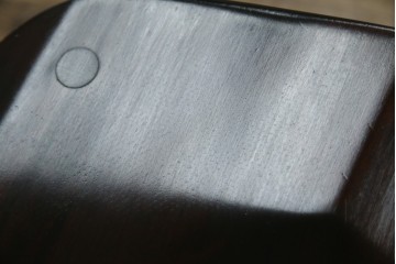 中古　北海道民芸家具　クラシカルな雰囲気を醸し出すダイニングチェア2脚セット　(R-057902)