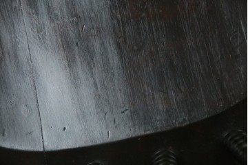 中古　北海道民芸家具　クラシカルな雰囲気を醸し出すダイニングチェア2脚セット　(R-057902)