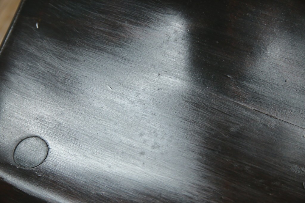 中古　北海道民芸家具　クラシカルな雰囲気を醸し出すダイニングチェア2脚セット　(R-057902)