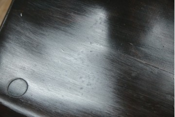 中古　北海道民芸家具　クラシカルな雰囲気を醸し出すダイニングチェア2脚セット　(R-057902)