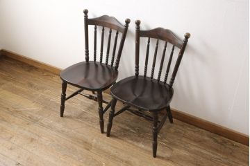 中古　美品　北海道民芸家具　クラシカルな雰囲気を醸し出すダイニングチェア2脚セット(椅子、板座チェア)(R-057902)
