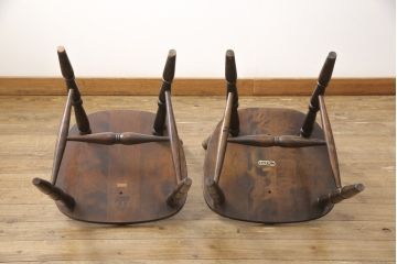 中古　美品　北海道民芸家具　クラシカルな雰囲気を醸し出すダイニングチェア2脚セット(椅子、板座チェア)(R-057902)