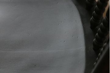 中古　北海道民芸家具　クラシカルな雰囲気を醸し出すダイニングチェア2脚セット(椅子、板座チェア)(R-057903)