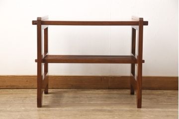 中古　美品　高級　国産品手造り　総欅(ケヤキ)材　漆塗り　シンプルなデザインの中に品を感じるサイドテーブル(ローテーブル、コーヒーテーブル)(R-057913)