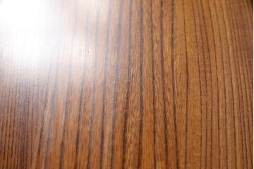 中古　美品　高級　国産品手造り　総欅(ケヤキ)材　漆塗り　シンプルなデザインの中に品を感じるサイドテーブル(ローテーブル、コーヒーテーブル)(R-057913)