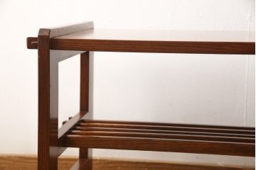 中古　美品　高級　国産品手造り　総欅(ケヤキ)材　漆塗り　シンプルなデザインの中に品を感じるサイドテーブル(ローテーブル、コーヒーテーブル)(R-057913)