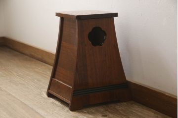 和製アンティーク　高級品　希少!　総桐材　総漆塗り　ちょっとした飾り台にも使えそうな踏み台(ステップ、飾り台、花台)(R-057914)