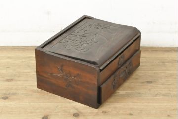 和製ビンテージ　軽井沢彫り　木の温もりを感じられる小引き出し2台セット(小物入れ、卓上収納、ヴィンテージ)(R-057915)
