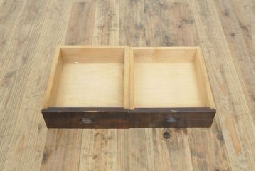 和製ビンテージ　軽井沢彫り　木の温もりを感じられる小引き出し2台セット(小物入れ、卓上収納、ヴィンテージ)(R-057915)