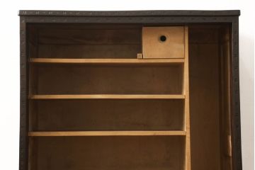 和製ビンテージ　軽井沢彫り　細部まで施された彫刻が美しい下駄箱(キャビネット、戸棚、収納棚、ヴィンテージ)(R-057916)