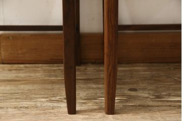 デンマークヴィンテージ　最高級　ローズウッド材の色味とタイルトップが素敵なネストテーブル(センターテーブル、ナイトテーブル、ローテーブル、サイドテーブル、ビンテージ)(R-057917)