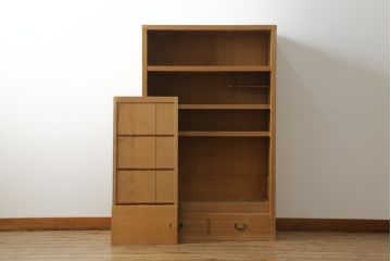 中古　民芸家具　和の空間づくりに取り入れたいシンプルな置き水屋(置水屋、茶水屋、戸棚、茶棚、収納棚)(R-057918)