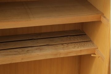 中古　民芸家具　和の空間づくりに取り入れたいシンプルな置き水屋(置水屋、茶水屋、戸棚、茶棚、収納棚)(R-057918)