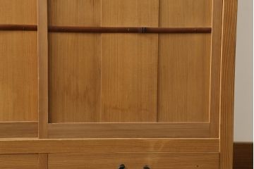 中古　民芸家具　和の空間づくりに取り入れたいシンプルな置き水屋(置水屋、茶水屋、戸棚、茶棚、収納棚)(R-057918)