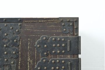 和製アンティーク　総桐　変わり金具　歴史を感じる佇まいが魅力的な観音開き時代箪笥・上段(和タンス、収納箪笥、引き出し、重ね箪笥)(R-057921)