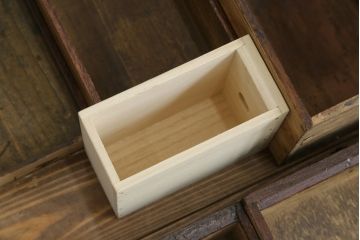 和製アンティーク　堅牢な金具と渋みのある佇まいが魅力的な船箪笥(掛硯型、懸硯型、時代箪笥、和たんす、小物収納、小箪笥)(R-057935)