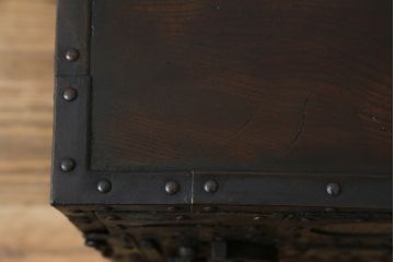 和製アンティーク　堅牢な金具と渋みのある佇まいが魅力的な船箪笥(掛硯型、懸硯型、時代箪笥、和たんす、小物収納、小箪笥)(R-057935)