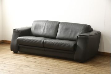 中古　美品　イタリア　フォルメンティ　本革　高級感あふれる2.5人掛けレザーソファ(定価約120万円)(2人掛け、3人掛け)(R-057936)