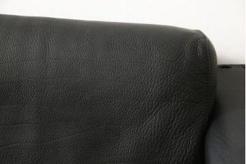 中古　美品　イタリア　フォルメンティ　本革　高級感あふれる2.5人掛けレザーソファ(定価約120万円)(2人掛け、3人掛け)(R-057936)