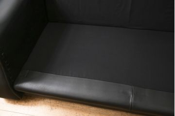 中古　美品　イタリア　フォルメンティ　本革　高級感あふれる2.5人掛けレザーソファ(定価約120万円)(2人掛け、3人掛け)(R-057936)