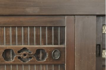 和製アンティーク　京都産　重厚感ある佇まいの水屋箪笥(京水屋、食器棚、戸棚、収納棚、キャビネット)(R-057941)