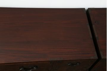 和製アンティーク　美品　前面欅(ケヤキ)材　漆のきれいな二段重ね米沢箪笥(和箪笥、収納箪笥、時代箪笥、引き出し)(R-057944)