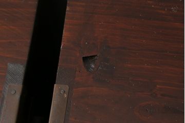 和製アンティーク　美品　前面欅(ケヤキ)材　漆のきれいな二段重ね米沢箪笥(和箪笥、収納箪笥、時代箪笥、引き出し)(R-057944)