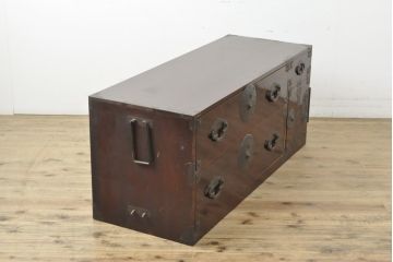 和製アンティーク　美品　前面欅(ケヤキ)材　漆のきれいな米沢箪笥ローボード(ローチェスト、和箪笥、収納箪笥、時代箪笥、引き出し)(R-057945)