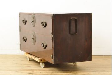 和製アンティーク　美品　前面欅(ケヤキ)材　漆のきれいな米沢箪笥ローボード(ローチェスト、和箪笥、収納箪笥、時代箪笥、引き出し)(R-057946)