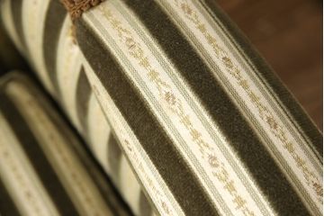 中古　美品　神戸洋家具　メープル不二屋　優雅な佇まいが魅力的な3人掛けソファ(ラウンジソファ、三人掛け、3P)(R-057950)