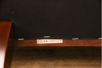 中古　美品　神戸洋家具　メープル不二屋　優雅な佇まいが魅力的な3人掛けソファ(ラウンジソファ、三人掛け、3P)(R-057950)