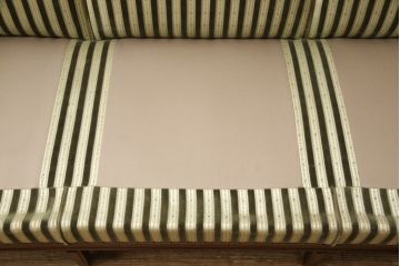 中古　美品　神戸洋家具　メープル不二屋　優雅な佇まいが魅力的な3人掛けソファ(ラウンジソファ、三人掛け、3P)(R-057950)